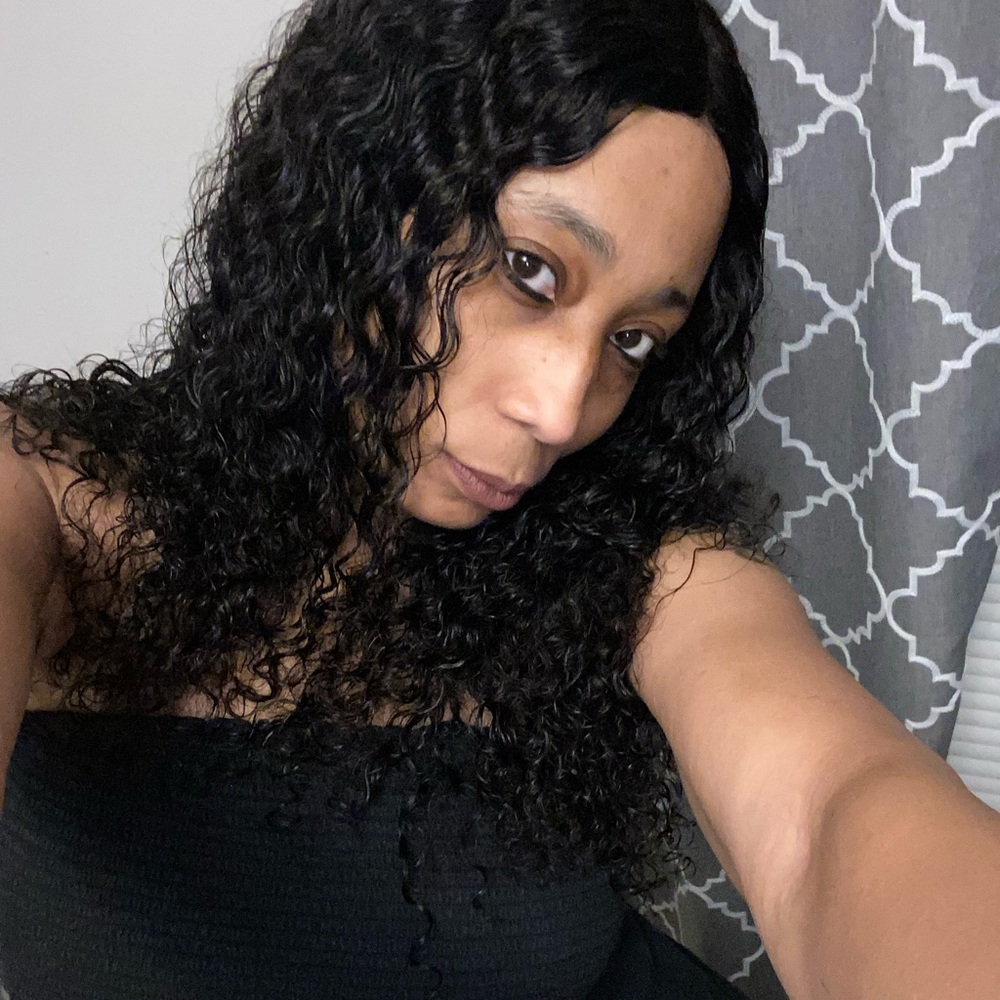 Meet your Posher, Mia Zadora